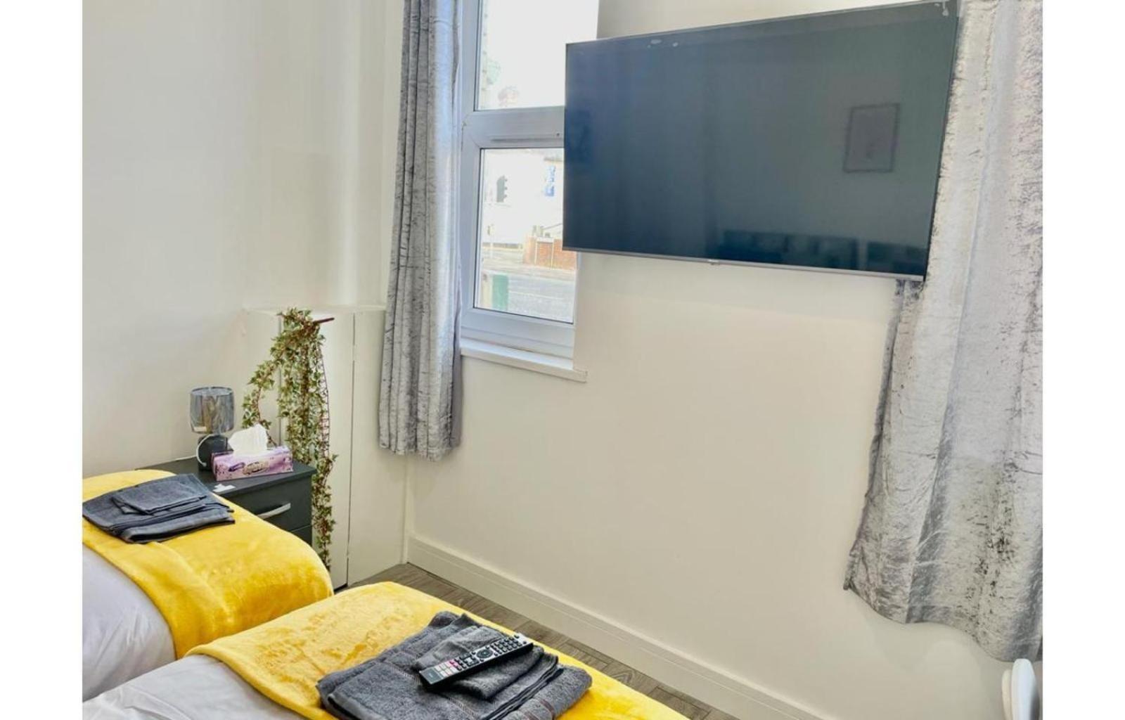 Cardiff City Centre Apartment- Penarth Road Room photo